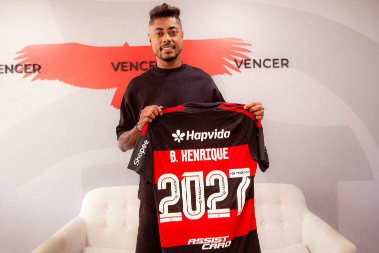 Atacante Bruno Henrique renova contrato com o Flamengo até o final de 2027