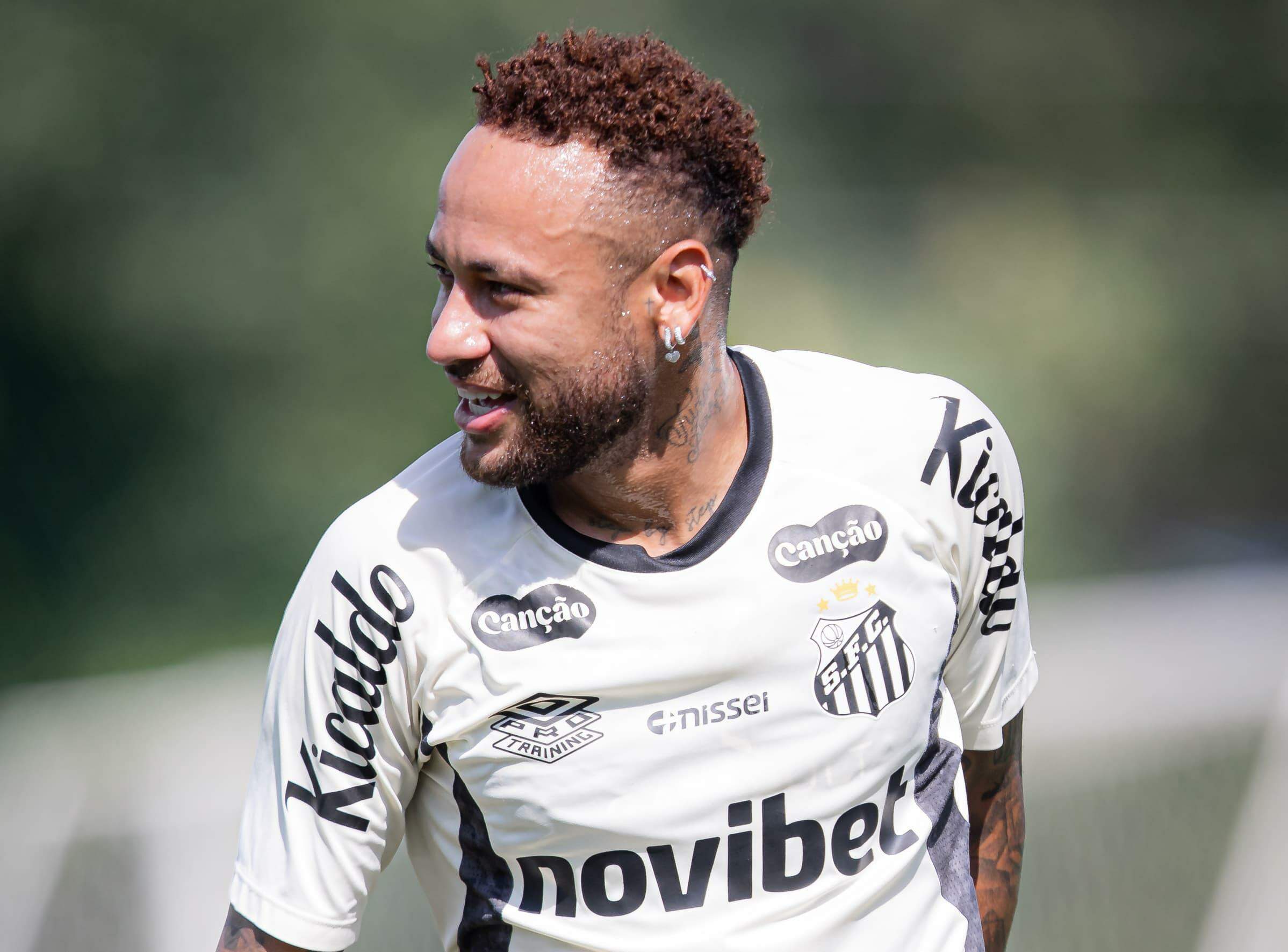Neymar volta ao time contra o Recoleta, após desfalcar o Peixe diante do Palmeiras