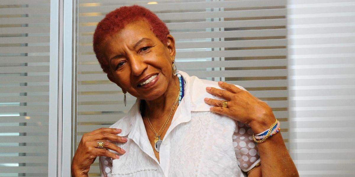A cantora e compositora estará presente à homenagem audiovisual