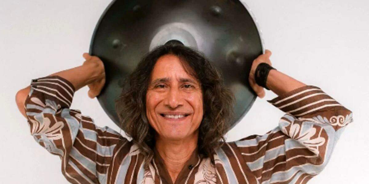 O percussionista da Bahia mistura maracatu e jazz com seu quinteto