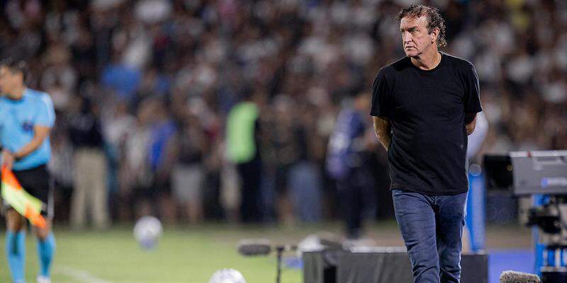Cuca lamentou mais um jogo em que o Santos teve a vitória na mão e entregou o empate no final