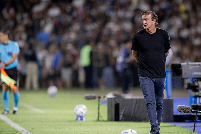 Cuca lamentou mais um jogo em que o Santos teve a vitória na mão e entregou o empate no final