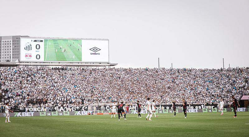 Em janeiro, os santistas lotaram a Neo Química Arena contra o Red Bull Bragantino, no Paulistão