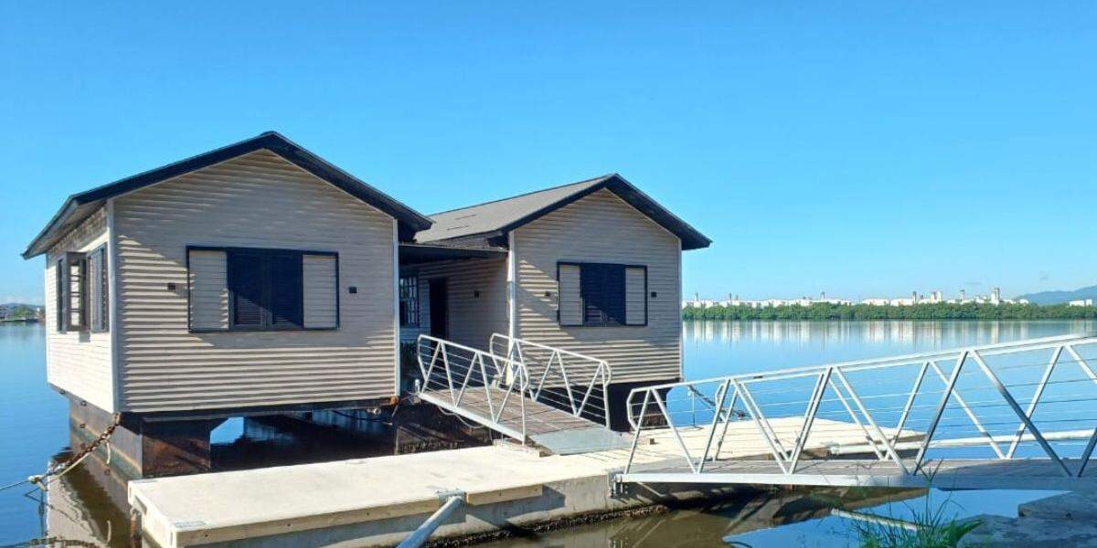 Um projeto para o qual se procura apoio é o das casas flutuantes
