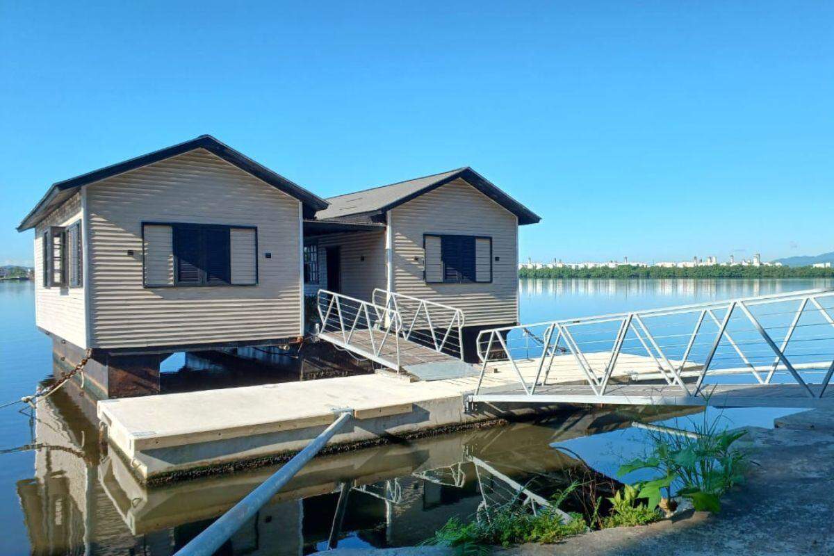 Um projeto para o qual se procura apoio é o das casas flutuantes