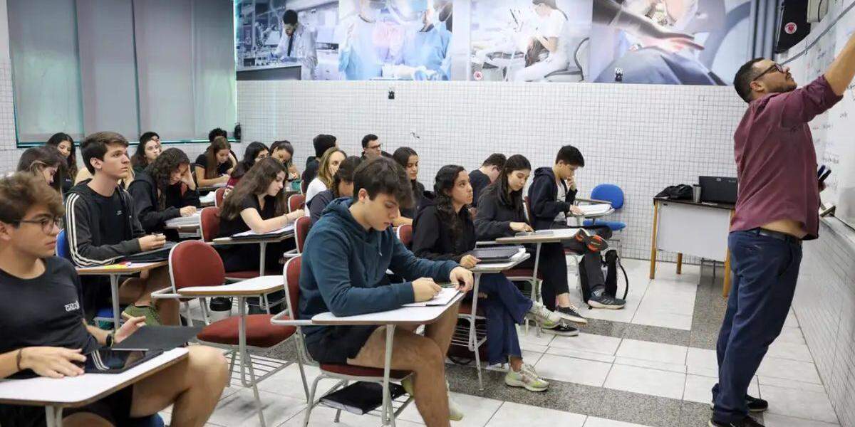 Saiba como renegociar sua dívida do Fies com as novas regras do Desenrola