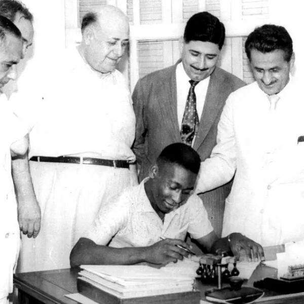 Há 70 anos, surgia Pelé e os sonhos mudaram
