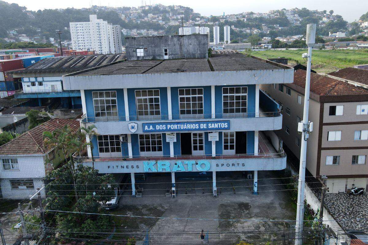 A Associação Atlética dos Portuários de Santos chegou afirmar  um Termo de Ajustamento de Conduta (TAC) para promover adequações acústicas no local em 2019