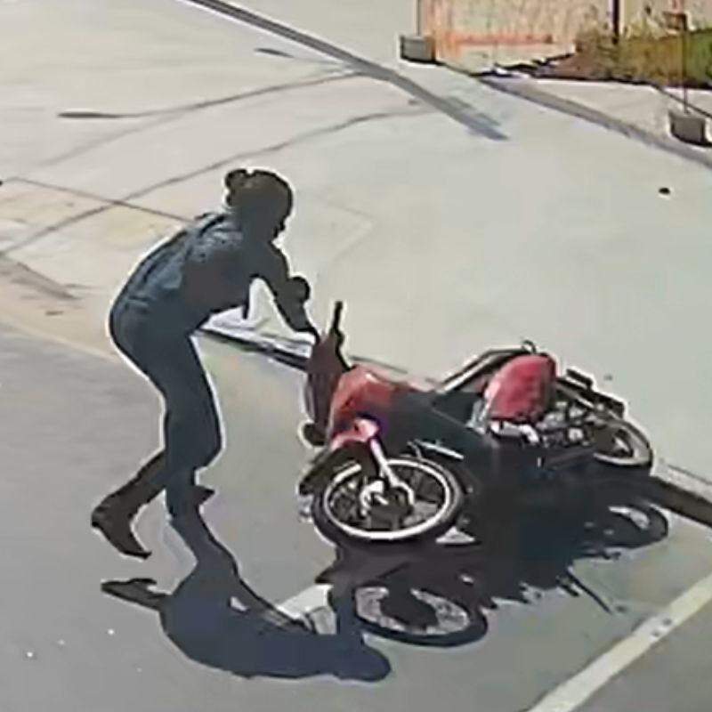 Mulher de 37 anos foi presa em flagrante; ela prestou depoimento e foi liberada