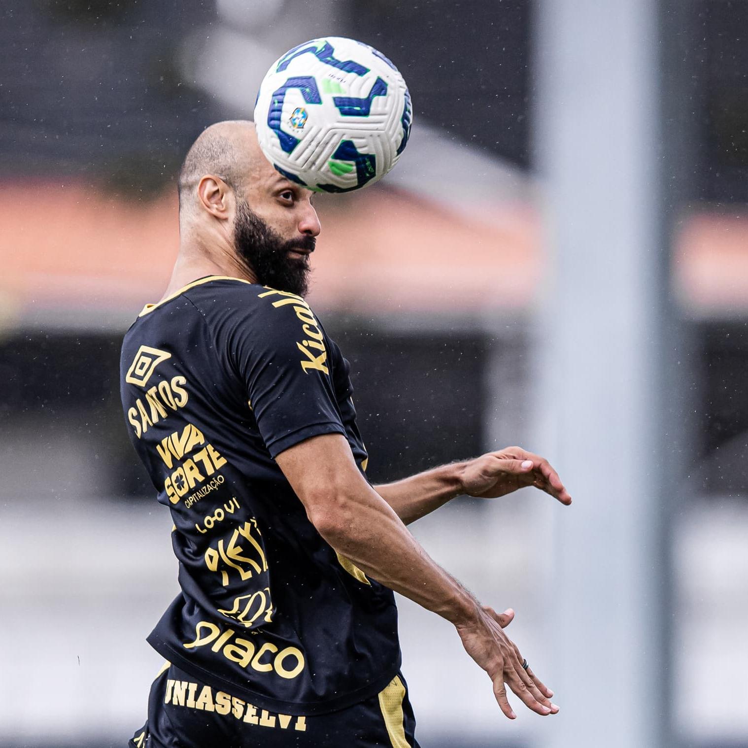 O meia-atacante Thaciano sofreu a lesão muscular no jogo contra o Deportivo Recoleta