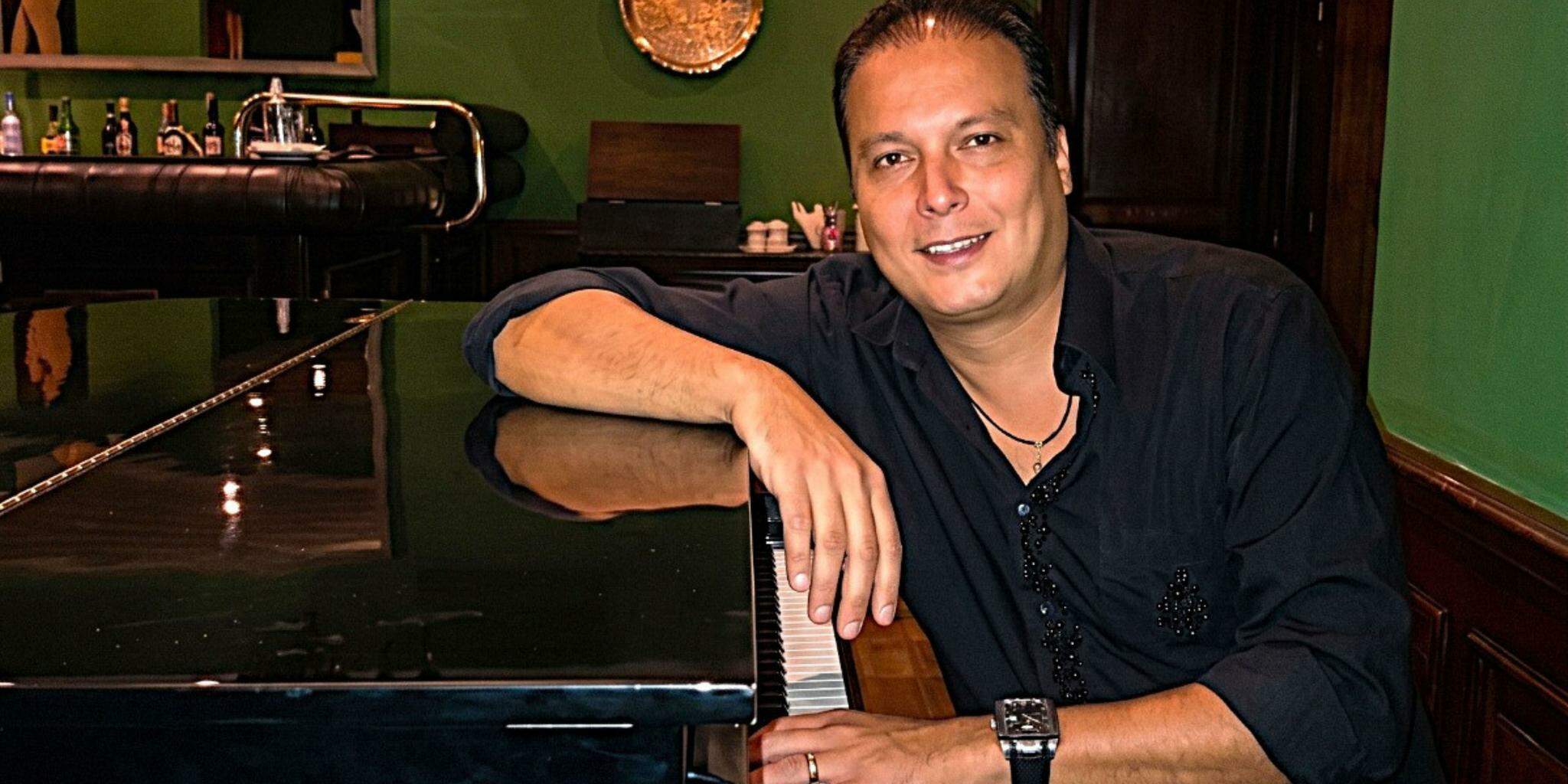O pianista e compositor Newton Zago apresenta um repertório pinçado para a homenagear as mães