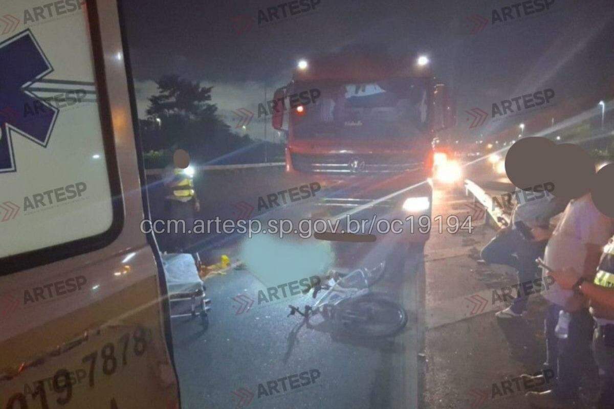 Ciclista e carreta colidiram lateralmente