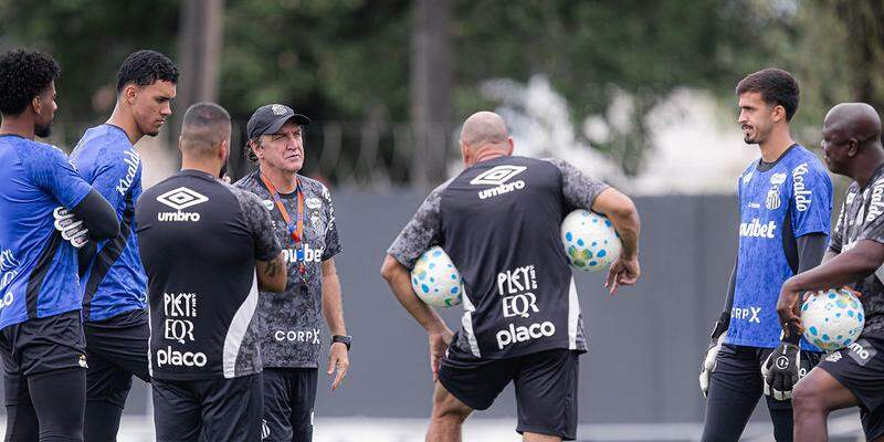 Cuca ficou irritado após o empate contra o Deportivo Recoleta, o quinto seguido do Santos
