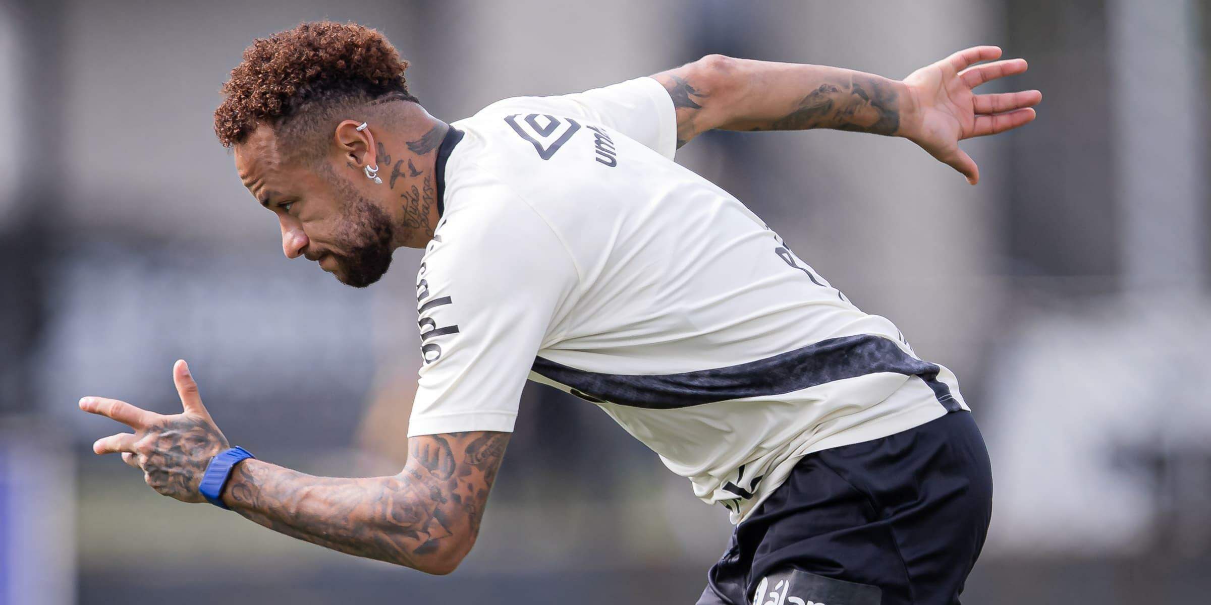 Neymar faz contra o RB Bragantino o último jogo na Vila antes da convocação para a Copa