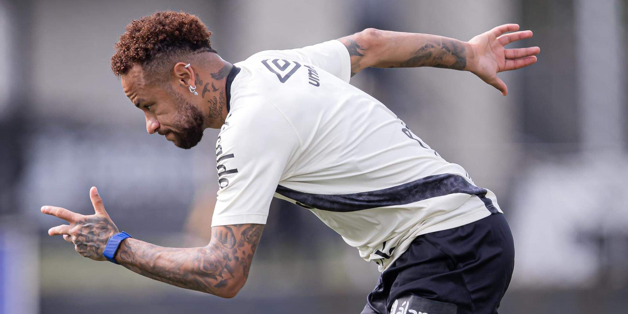 Neymar faz contra o RB Bragantino o último jogo na Vila antes da convocação para a Copa