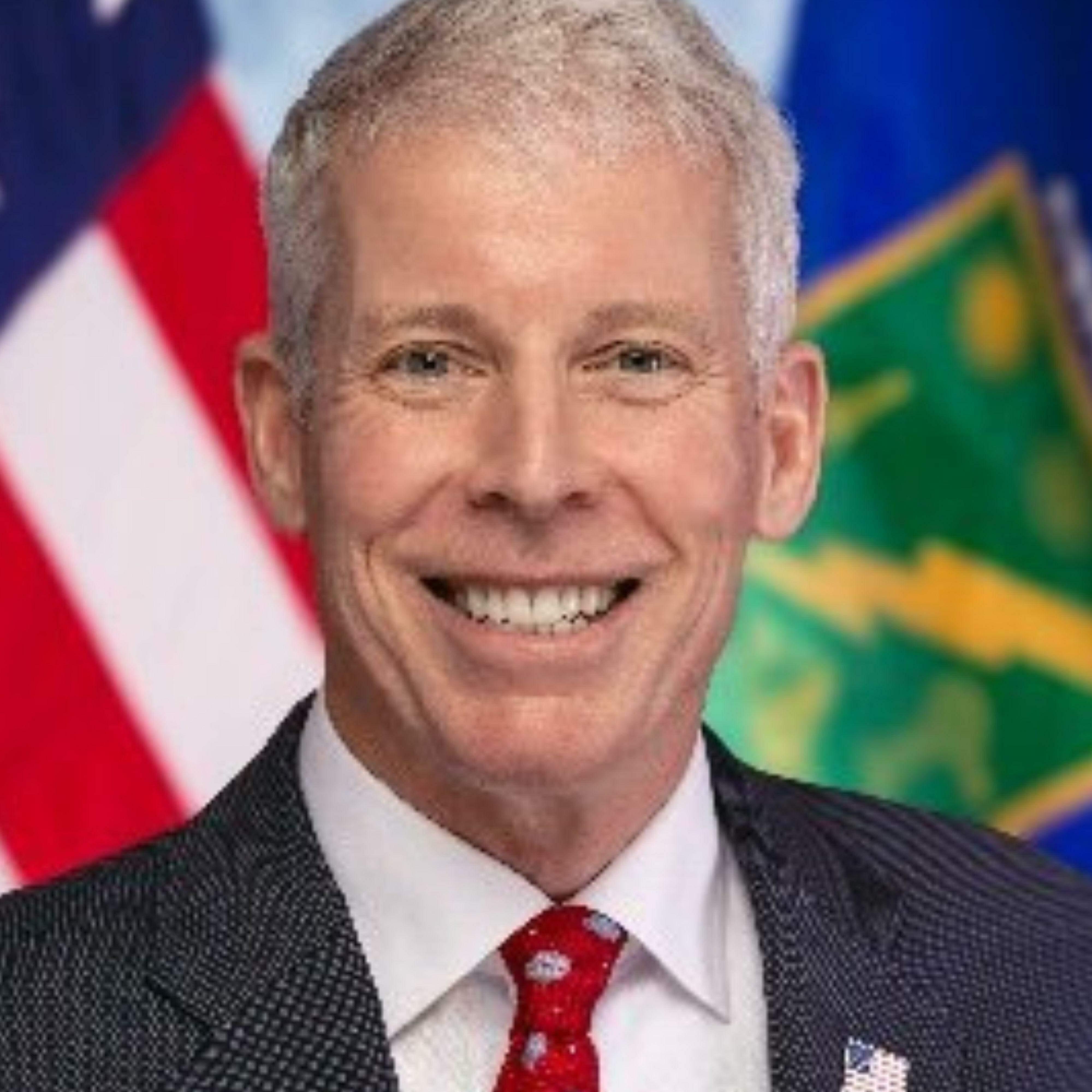 "Todas as medidas que possam reduzir o preço nas bombas e aliviar os custos para os americanos têm o apoio desta administração", declarou o secretário de Energia Chris Wright