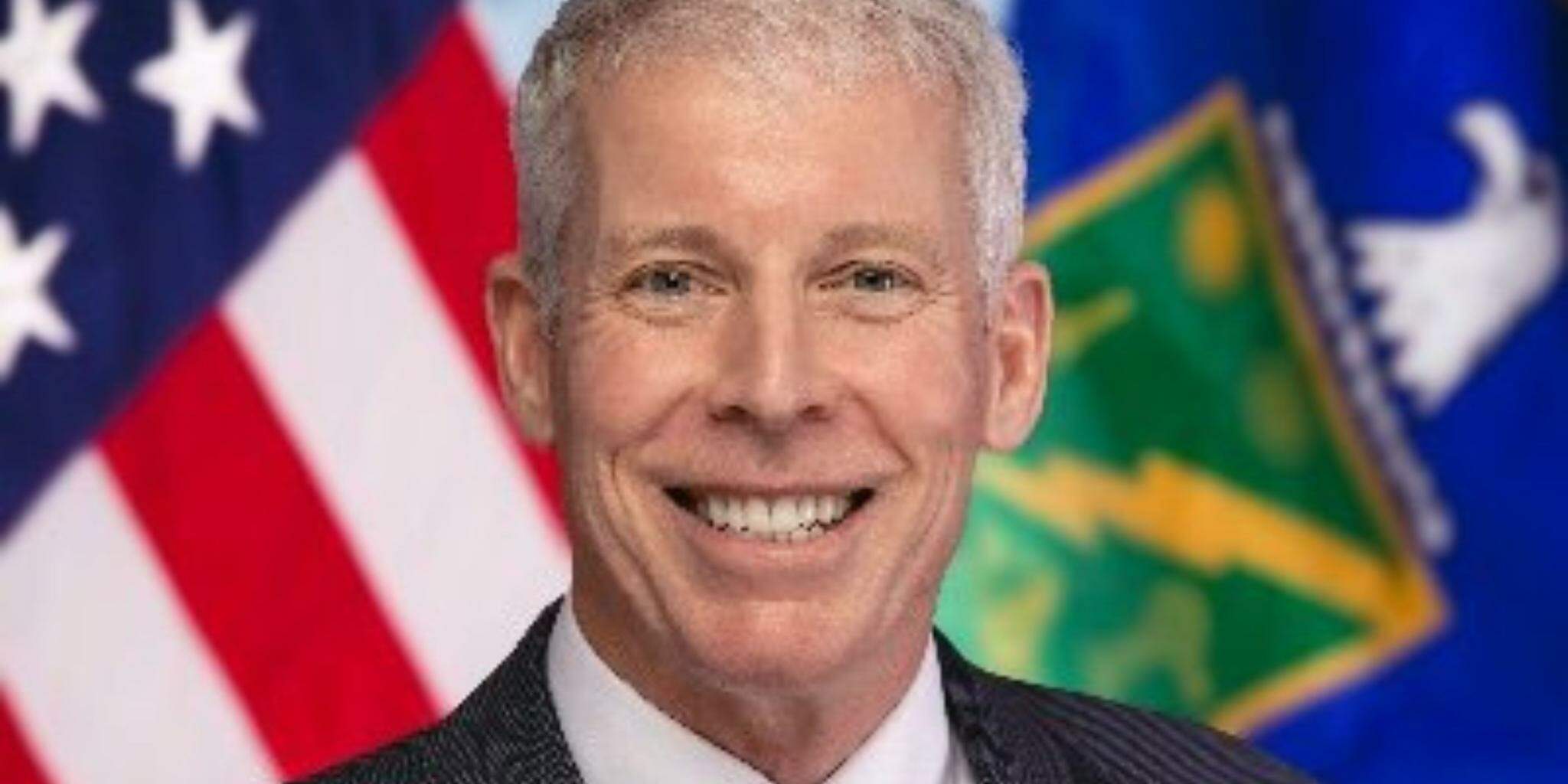 "Todas as medidas que possam reduzir o preço nas bombas e aliviar os custos para os americanos têm o apoio desta administração", declarou o secretário de Energia Chris Wright
