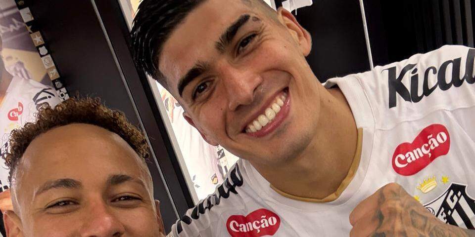 Com gols de Neymar e Adonis Frías, o Santos conseguiu finalmente acabar com série sem vitórias
