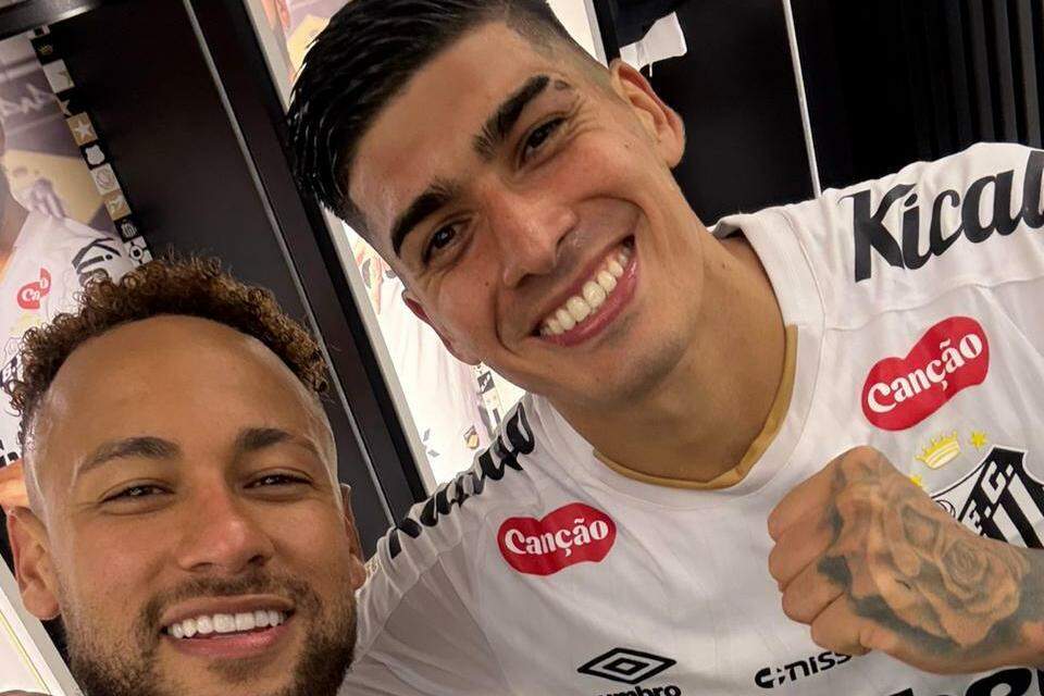 Com gols de Neymar e Adonis Frías, o Santos conseguiu finalmente acabar com série sem vitórias