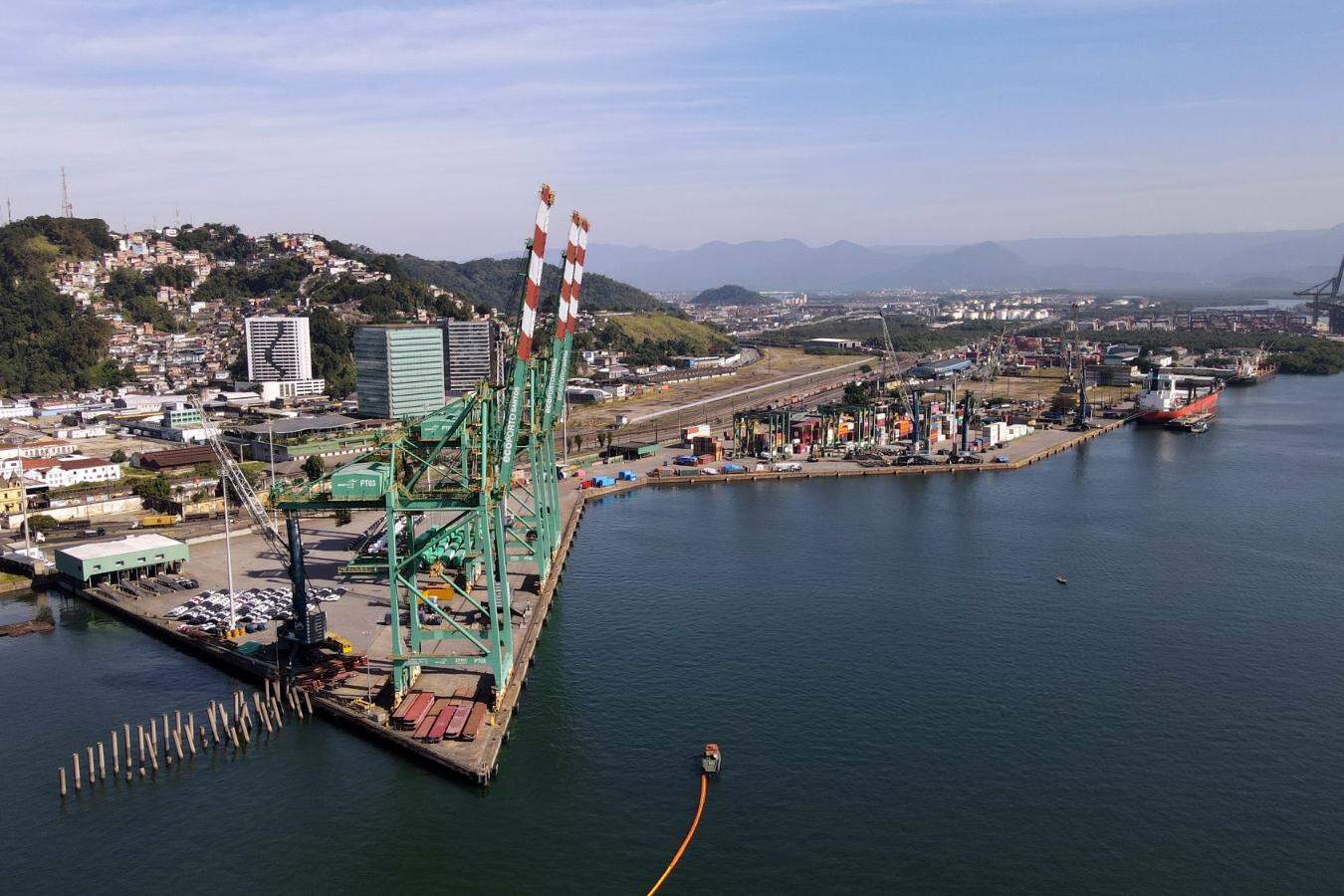 In an official statement, the Chief of Staff’s Office of the Presidency of the Republic defended that the auction for the future Tecon Santos 10, located at the Saboó quay, should not include restrictions for companies