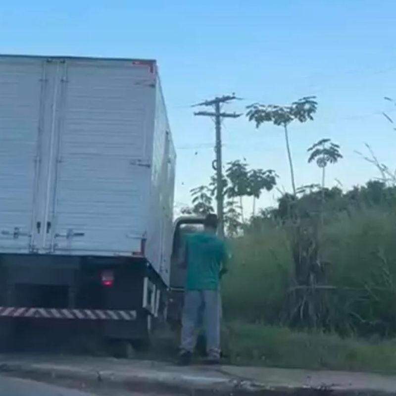A colisão ocorreu por volta das 16h30 na Rodovia José Edgar Carneiro dos Santos (SP-193)