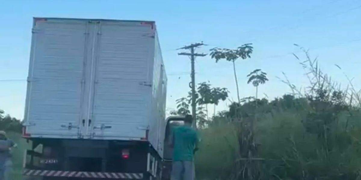 A colisão ocorreu por volta das 16h30 na Rodovia José Edgar Carneiro dos Santos (SP-193)