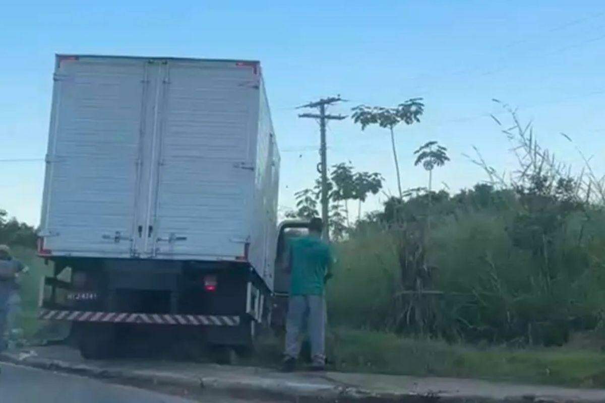 A colisão ocorreu por volta das 16h30 na Rodovia José Edgar Carneiro dos Santos (SP-193)