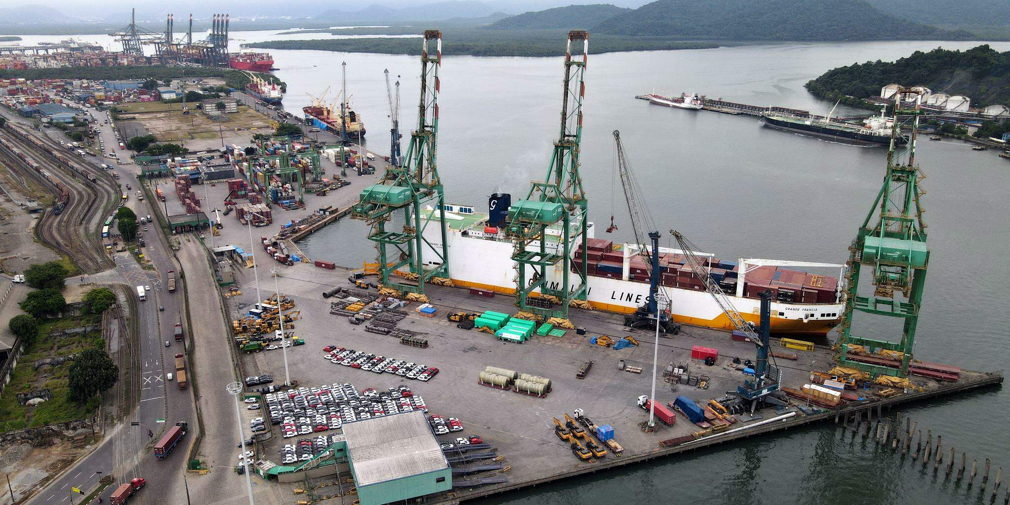 The auction for Tecon Santos 10 is the most anticipated in the port sector and will allow the Port of Santos to increase container handling capacity by 50%