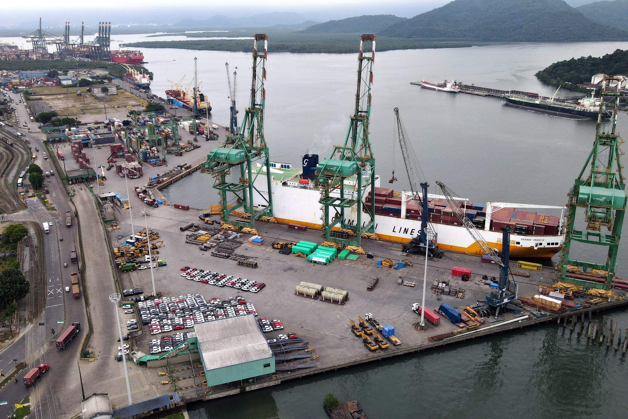 The auction for Tecon Santos 10 is the most anticipated in the port sector and will allow the Port of Santos to increase container handling capacity by 50%