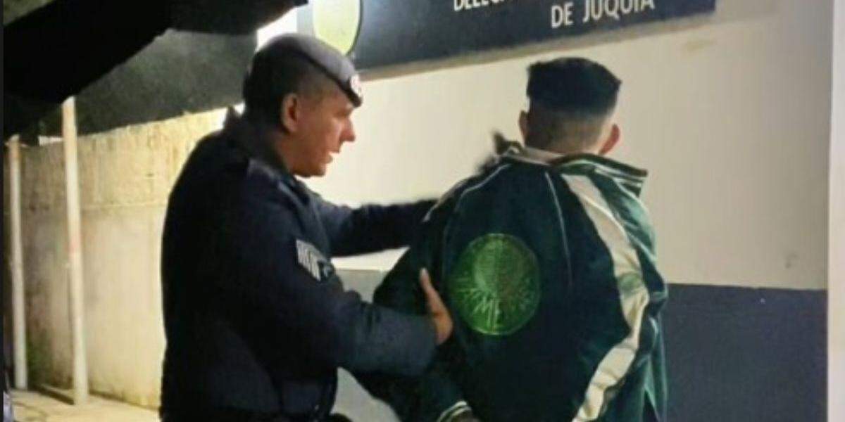 Suspeito foi preso em flagrante e levado à Delegacia de Juquiá