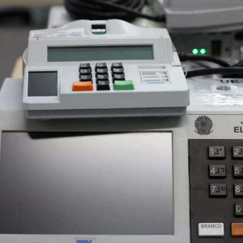 Pesquisa aponta que fake news sobre eleições miram urnas eletrônicas