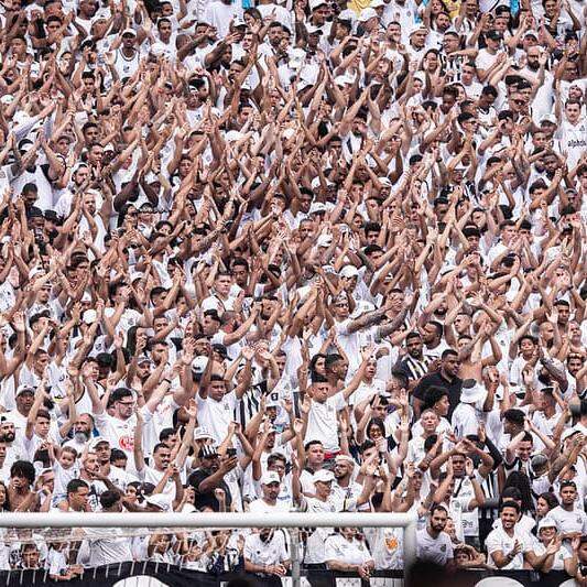 Torcida santista na Neo Química Arena, em jogo do Paulistão contra o Red Bull Bragantino