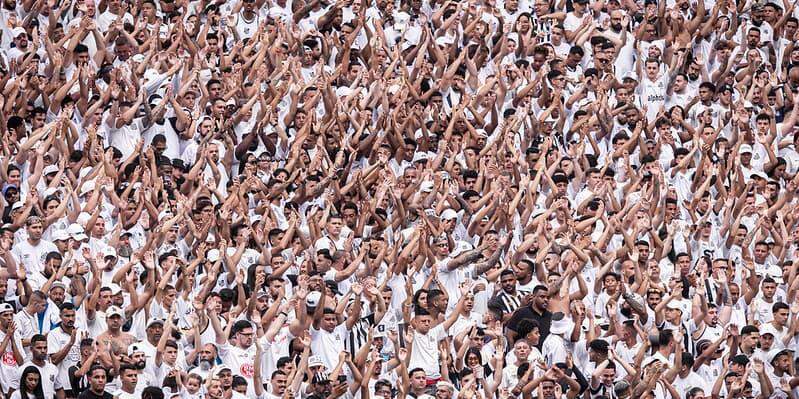 Torcida santista na Neo Química Arena, em jogo do Paulistão contra o Red Bull Bragantino