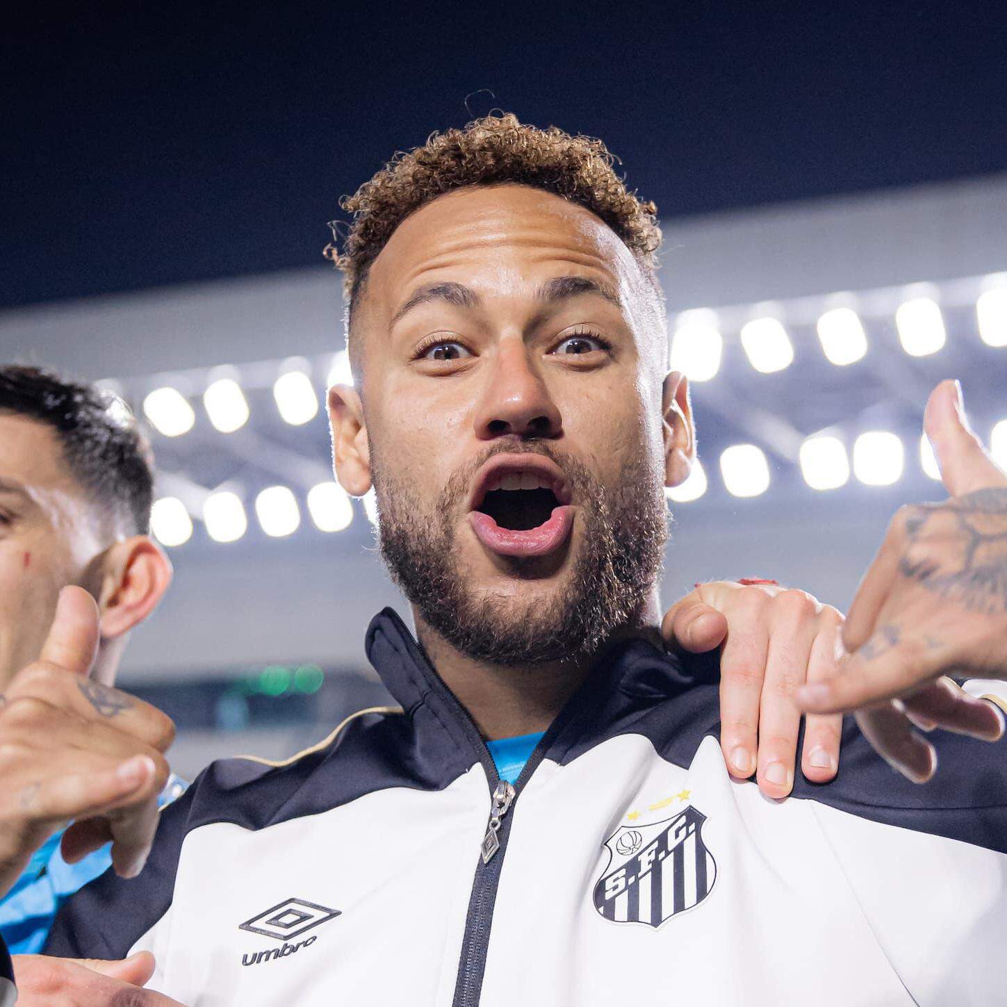 À espera da convocação de Ancelotti, Neymar tem contrato com o Santos até o final da temporada