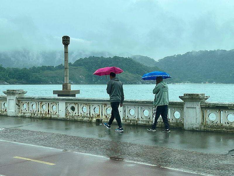 Pancadas de chuva estão previstas para sábado (16) e domingo (17) na Baixada Santista