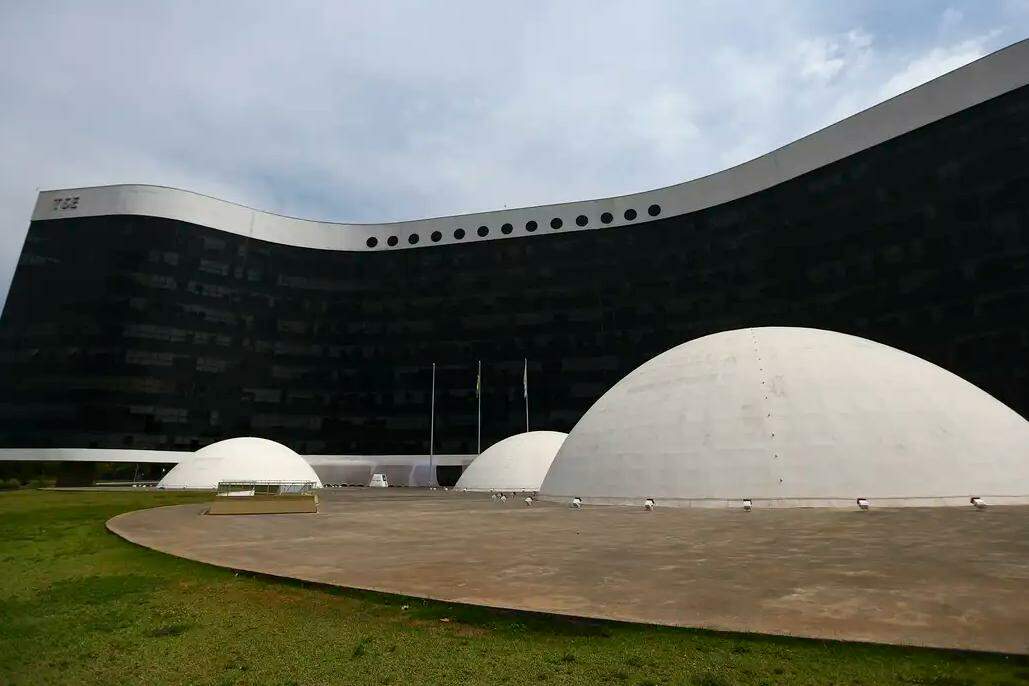Para especialistas ouvidos pela Agência Brasil, o uso da tecnologia poderá transbordar até outubro e agravar a circulação de notícias falsas em contexto de grande polarização política e baixo letramento digital