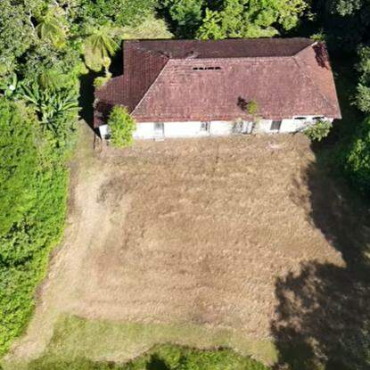Apesar de estar abandonada atualmente, a casa ainda é muito procurada por trilheiros que passam pela Serra do Mar