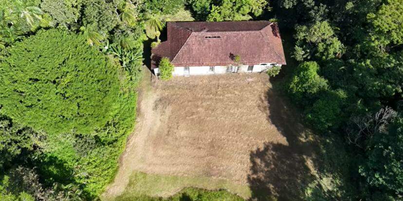 Apesar de estar abandonada atualmente, a casa ainda é muito procurada por trilheiros que passam pela Serra do Mar