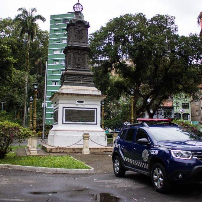 O membro da quadrilha foi perseguido e preso perto do banco Itaú em São Vicente