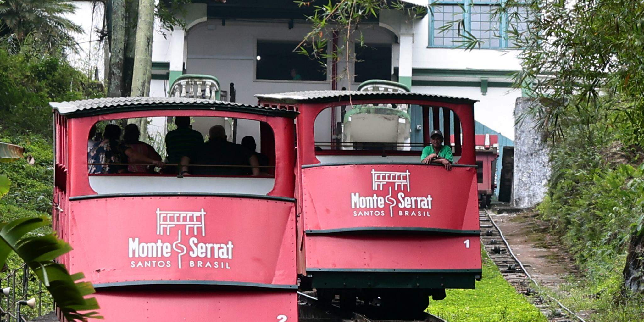 Bondes funiculares do Monte Serrat são elemento turístico tradicional