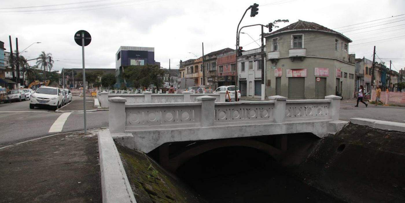 Corpo foi encontrado caído dentro do canal da Avenida Campos Sales, na Vila Nova