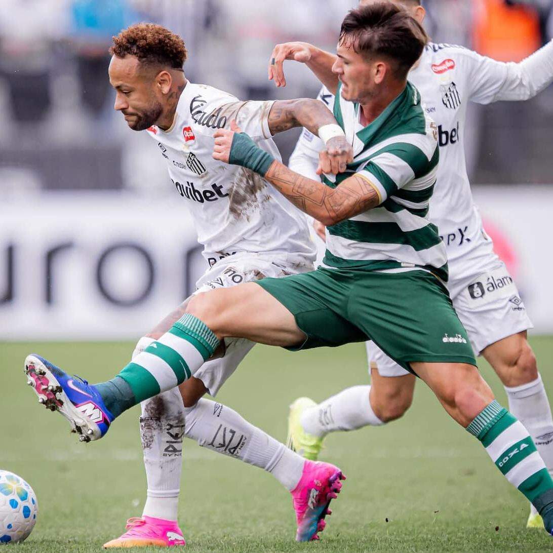 Neymar não deve estar em campo contra o San Lorenzo, quarta-feira, na Vila Belmiro