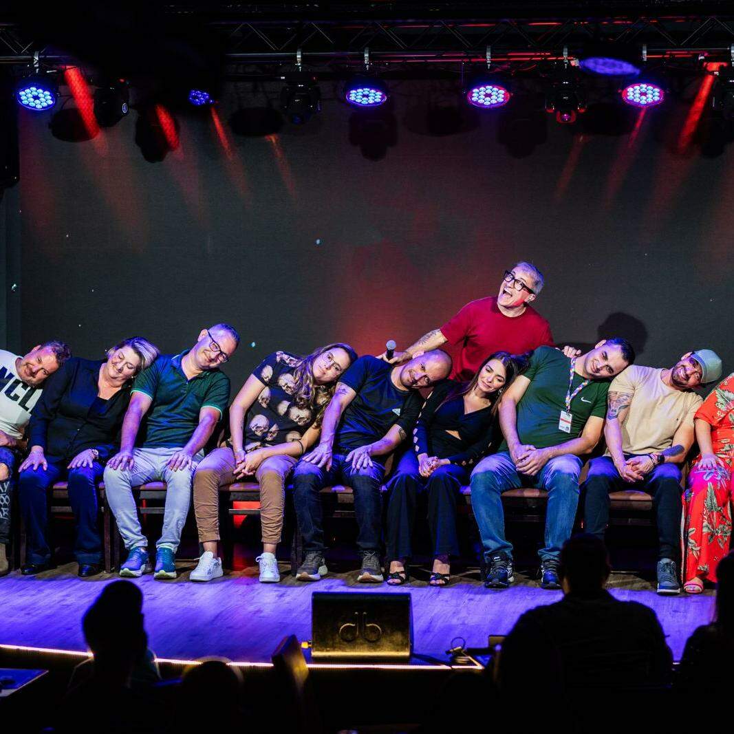 Espetáculo com o humorista vai além do humor tradicional