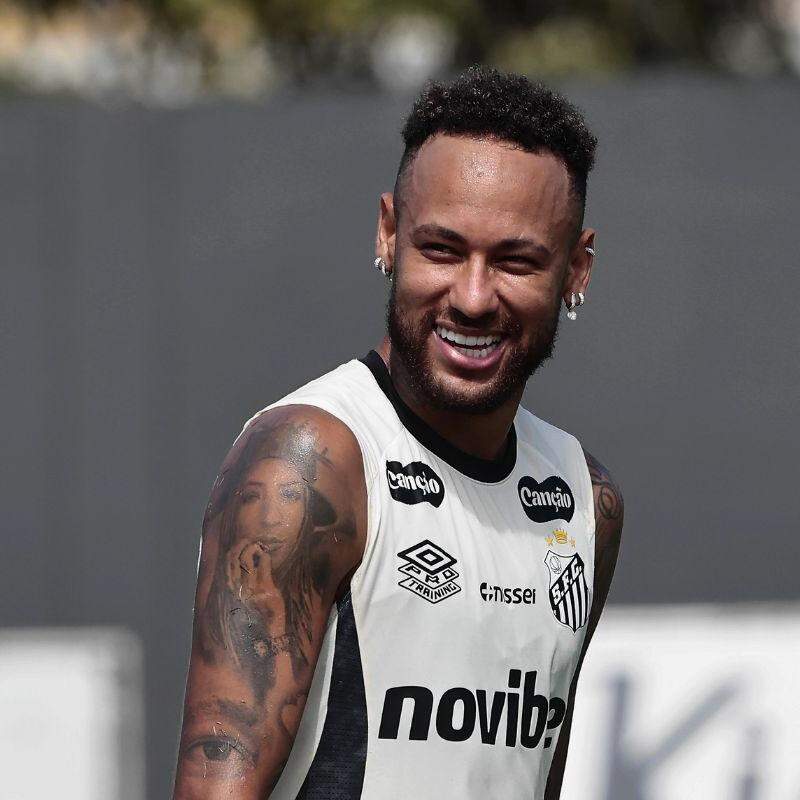Neymar é convocado e defenderá a Seleção Brasileira na Copa do Mundo