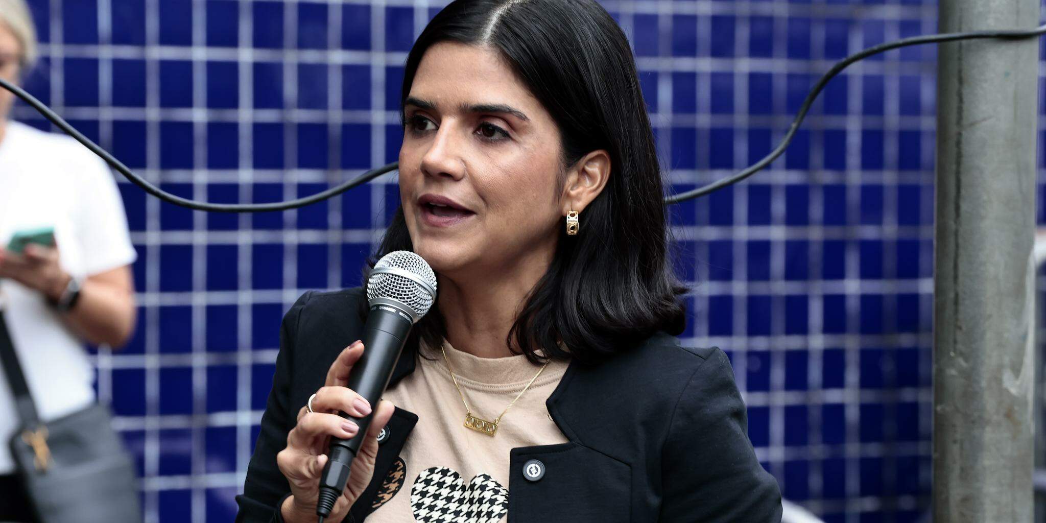 No cargo por uma semana, Audrey Kleys afirma que orientações do prefeito afastado serão seguidas