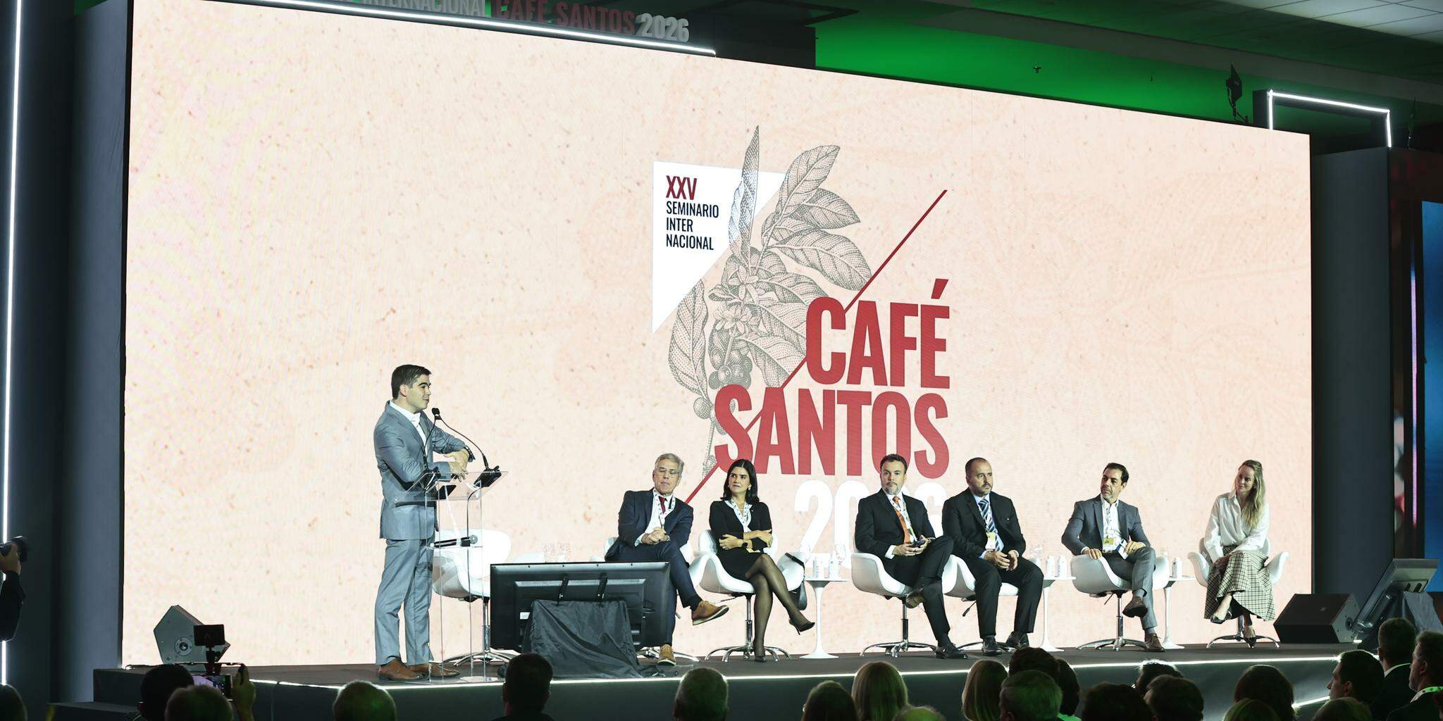 Seminário Internacional do Café no Santos Convention Center: receita de R$ 77 bilhões com exportações