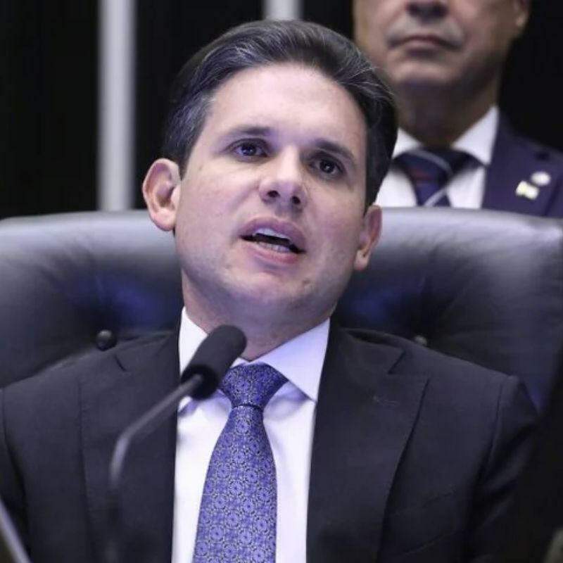 Sem acordo sobre transição, relatório da PEC do fim da escala 6x1 é adiado para segunda (25)