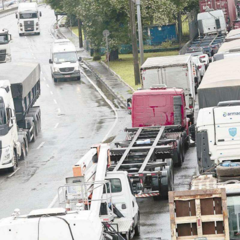 Cada vez menos jovens têm procurado construir uma carreira dirigindo um caminhão, o que dificulta a renovação da mão de obra no País