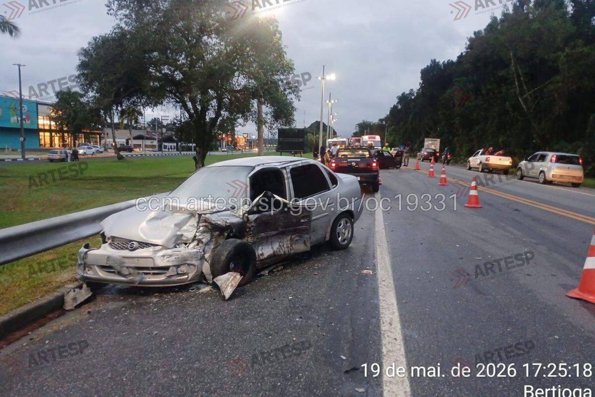 Acidente aconteceu na altura do bairro Riviera de São Lourenço, em Bertioga