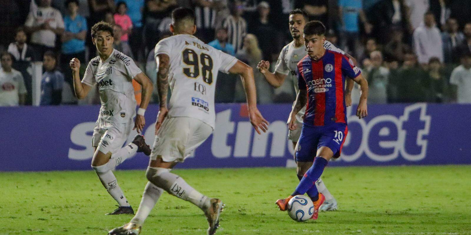 O Santos foi da vitória ao empate no segundo tempo, por deslizes da defesa e não aproveitar oportunidades